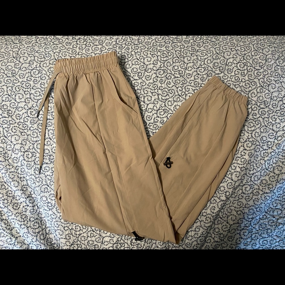 Halara joggers